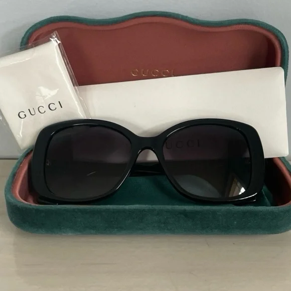 Gucci | Accessories | Gucci Black Gradient Square Sunglasses  display picture 1